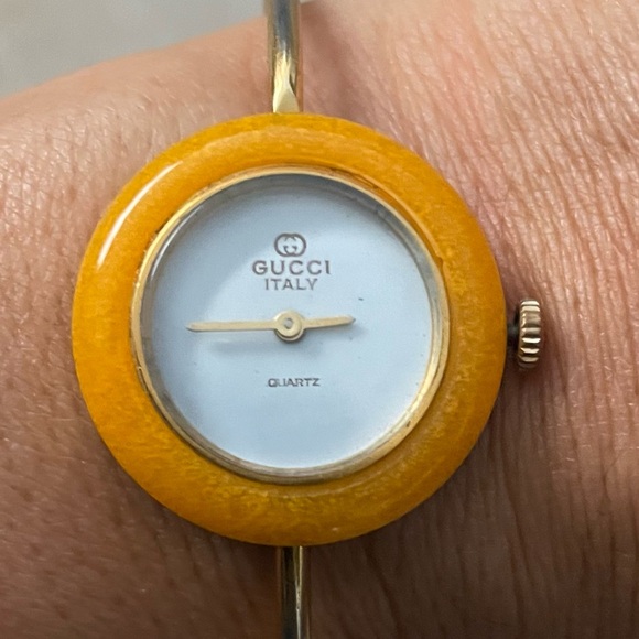 Gucci Gold Timepiece- - Picture 1 of 3